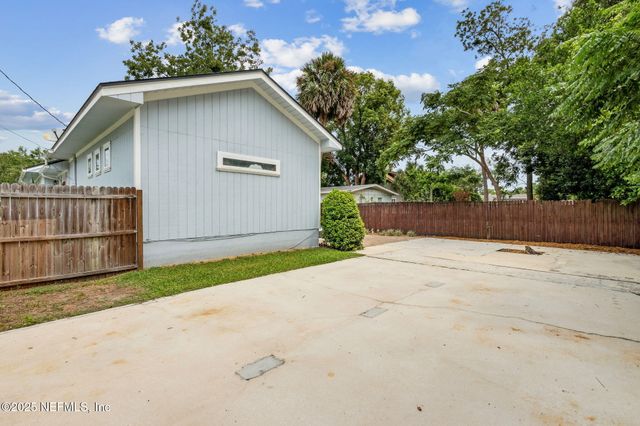 4252 LEXINGTON Avenue, Jacksonville, FL 32210