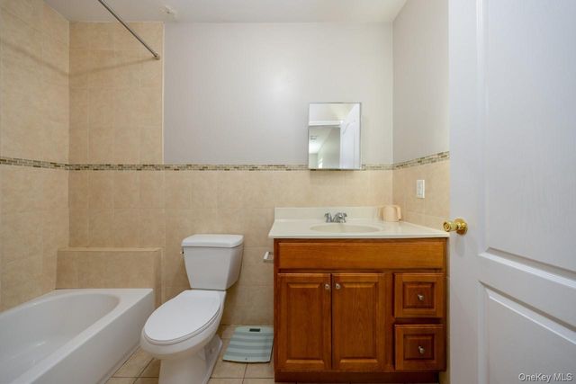 7 Elm Street 112, Spring Valley, NY 10977