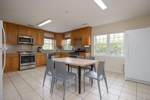 7 Elm Street 112, Spring Valley, NY 10977