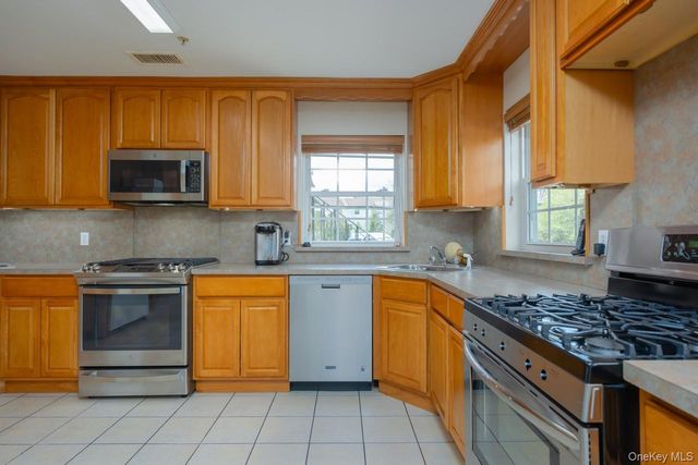 7 Elm Street 112, Spring Valley, NY 10977