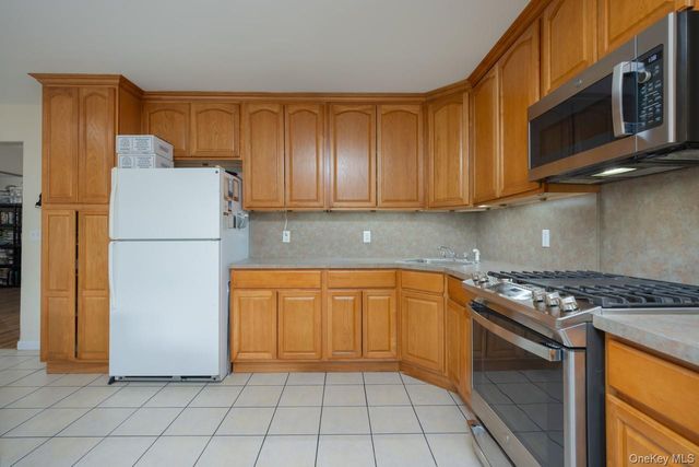 7 Elm Street 112, Spring Valley, NY 10977