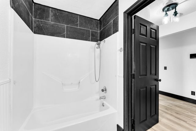 110 S Basswood Avenue, Republic, MO 65738