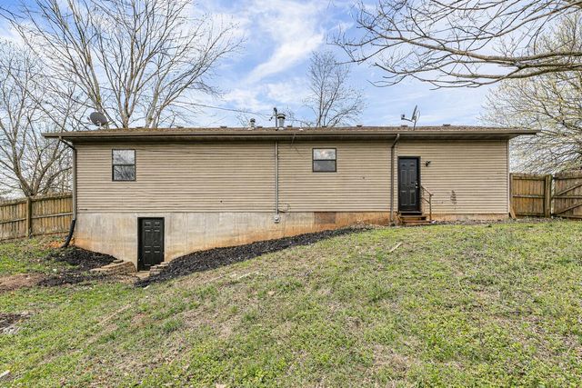 110 S Basswood Avenue, Republic, MO 65738