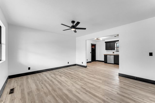 110 S Basswood Avenue, Republic, MO 65738