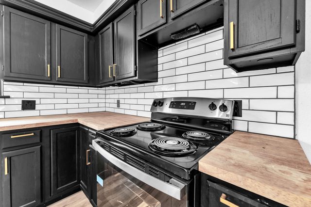 110 S Basswood Avenue, Republic, MO 65738