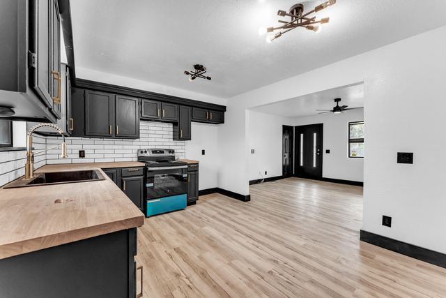 110 S Basswood Avenue, Republic, MO 65738