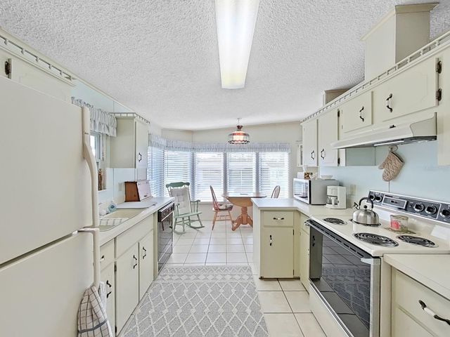 1723 SHERWOOD HILL DR, Lakeland, FL 33810