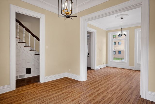 1005 Sheffield St, Manchester, PA 15233