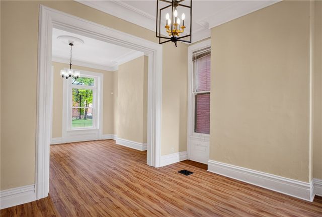 1005 Sheffield St, Manchester, PA 15233