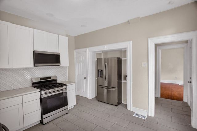 1005 Sheffield St, Manchester, PA 15233