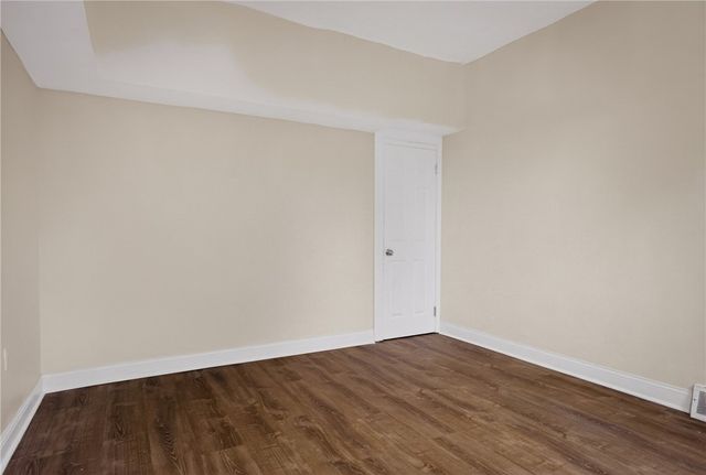 1005 Sheffield St, Manchester, PA 15233