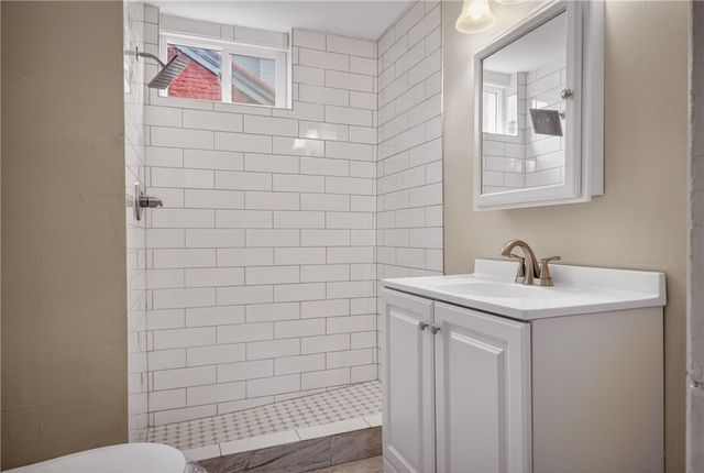 1005 Sheffield St, Manchester, PA 15233
