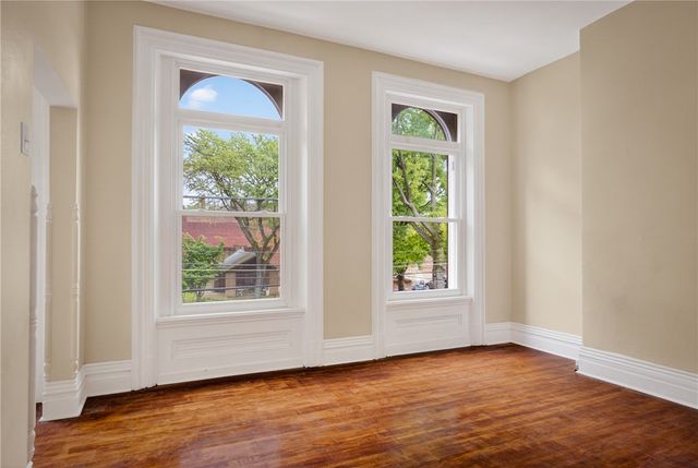 1005 Sheffield St, Manchester, PA 15233