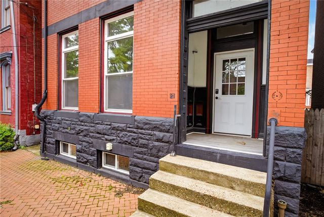 1005 Sheffield St, Manchester, PA 15233