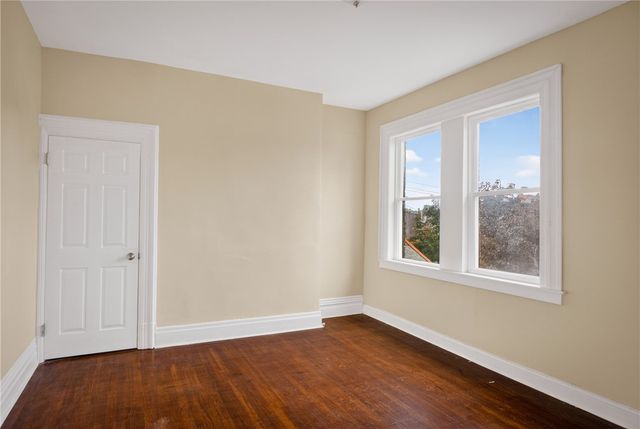 1005 Sheffield St, Manchester, PA 15233