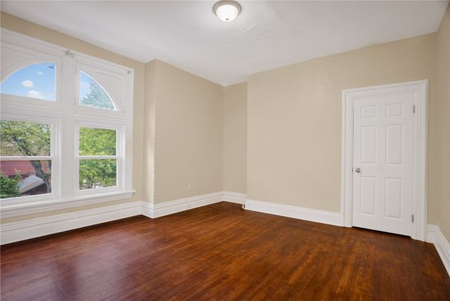1005 Sheffield St, Manchester, PA 15233