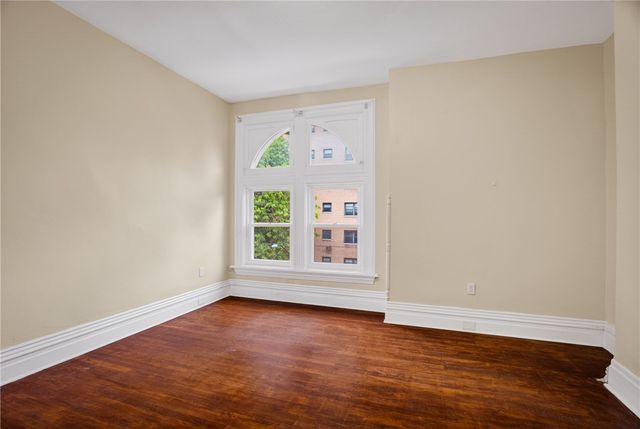 1005 Sheffield St, Manchester, PA 15233
