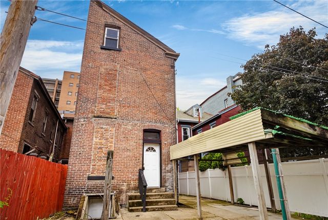 1005 Sheffield St, Manchester, PA 15233