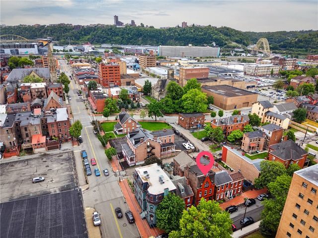 1005 Sheffield St, Manchester, PA 15233