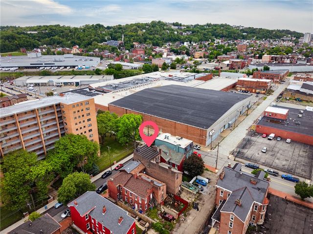 1005 Sheffield St, Manchester, PA 15233