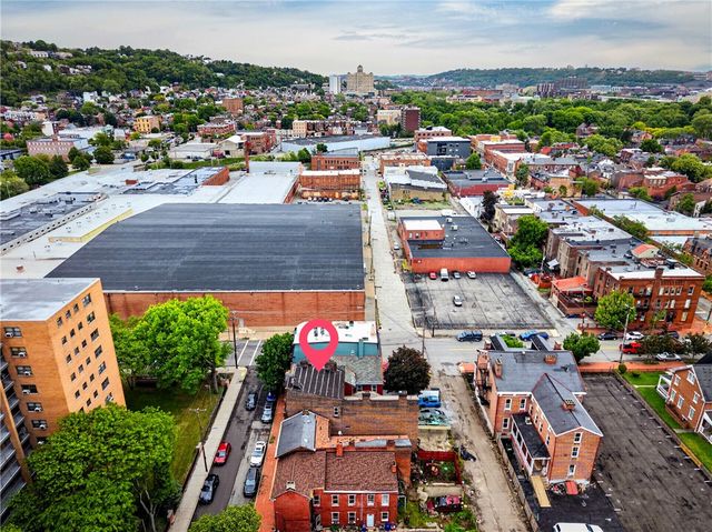 1005 Sheffield St, Manchester, PA 15233