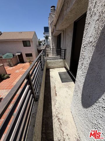 8221 Langdon Avenue 204, Van Nuys (los Angeles), CA 91406