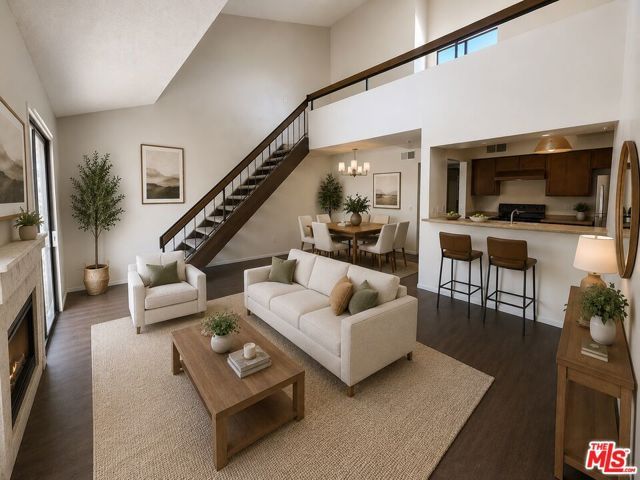 8221 Langdon Avenue 204, Van Nuys (los Angeles), CA 91406