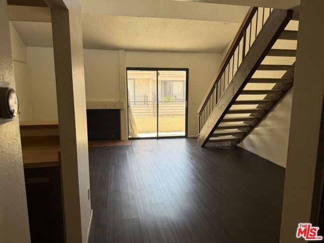 8221 Langdon Avenue 204, Van Nuys (los Angeles), CA 91406