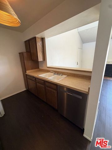 8221 Langdon Avenue 204, Van Nuys (los Angeles), CA 91406