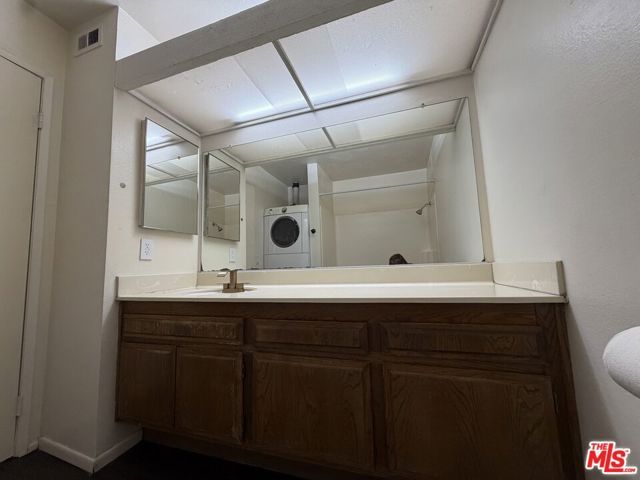 8221 Langdon Avenue 204, Van Nuys (los Angeles), CA 91406