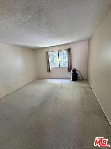 8221 Langdon Avenue 204, Van Nuys (los Angeles), CA 91406