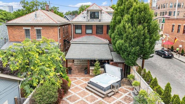 249 E Whittier Street, Columbus, OH 43206