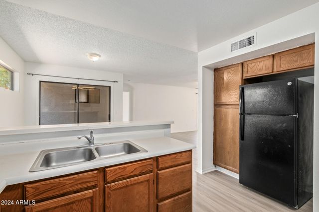 8714 W AMELIA Avenue, Phoenix, AZ 85037