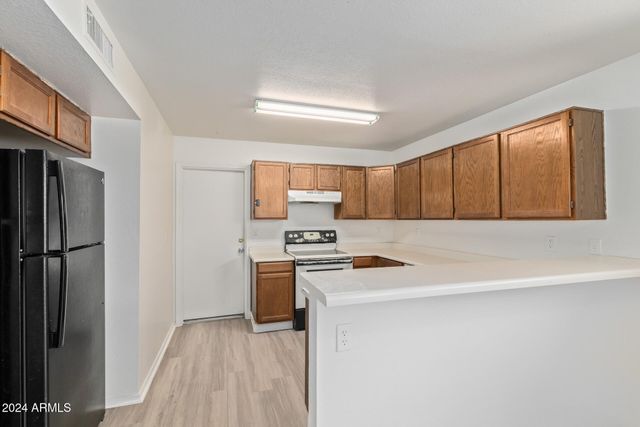 8714 W AMELIA Avenue, Phoenix, AZ 85037