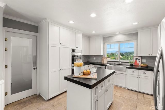 5012 Sleeping Indian, Fallbrook, CA 92028