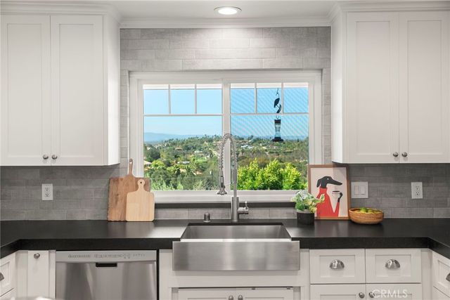 5012 Sleeping Indian, Fallbrook, CA 92028