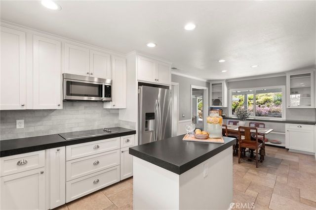 5012 Sleeping Indian, Fallbrook, CA 92028