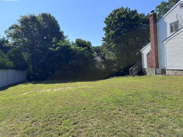 16 Herrick Avenue, Dix Hills, NY 11746