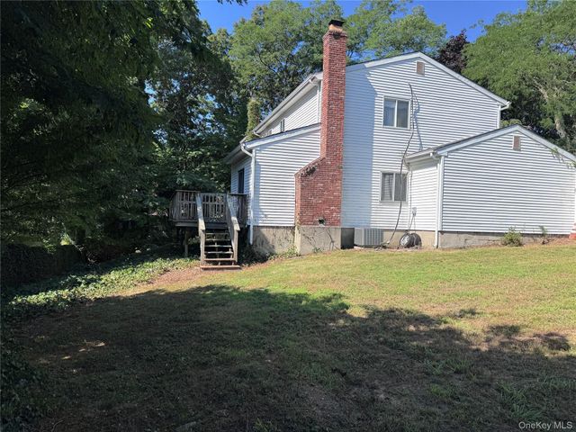 16 Herrick Avenue, Dix Hills, NY 11746
