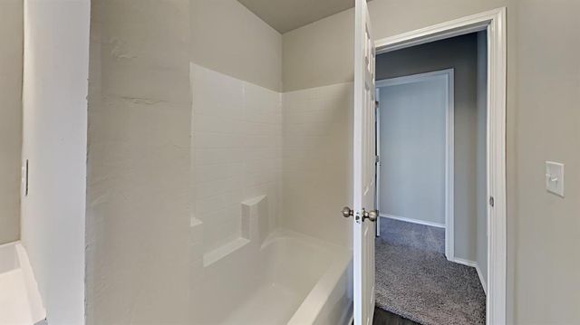 1825 Melanie Drive, Yukon, OK 73099