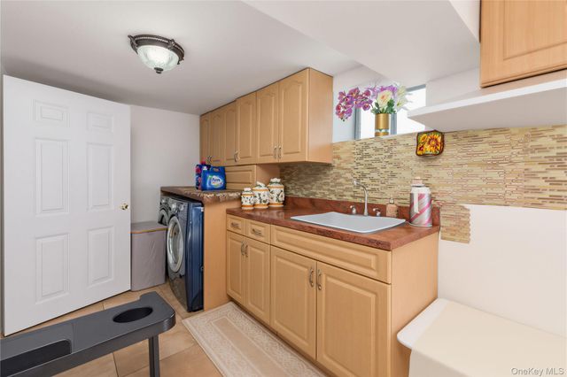 26504 79th Avenue, Glen Oaks, NY 11004