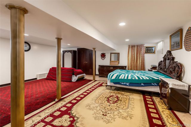 26504 79th Avenue, Glen Oaks, NY 11004