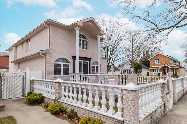 26504 79th Avenue, Glen Oaks, NY 11004