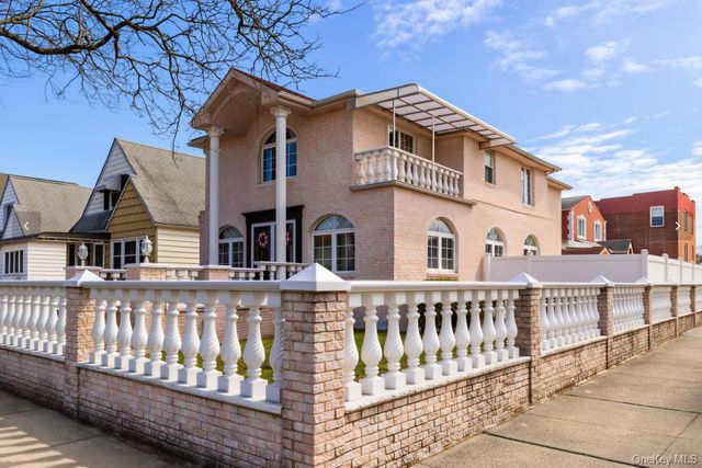 26504 79th Avenue, Glen Oaks, NY 11004