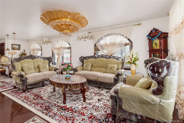 26504 79th Avenue, Glen Oaks, NY 11004