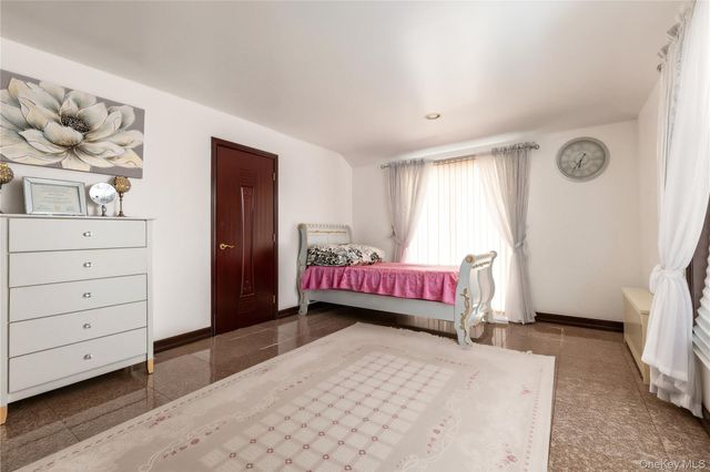 26504 79th Avenue, Glen Oaks, NY 11004