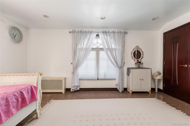 26504 79th Avenue, Glen Oaks, NY 11004