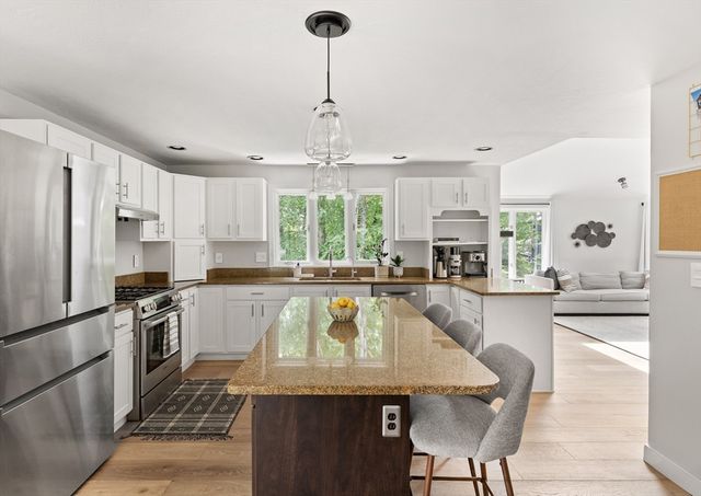 7 Tiffany Trail, Hopkinton, MA 01748