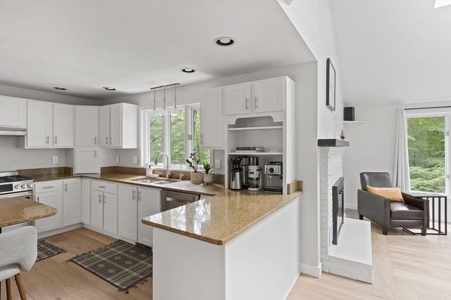 7 Tiffany Trail, Hopkinton, MA 01748