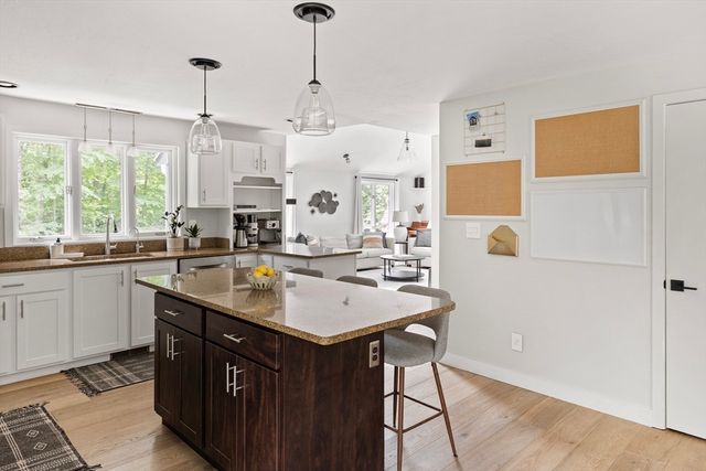 7 Tiffany Trail, Hopkinton, MA 01748